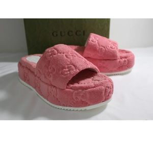 Authenthic Gucci Platform Sandal GG